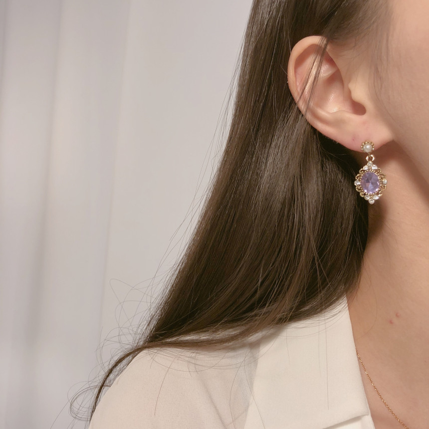 <b><p>Possible eaves 2018 Pantone trend color Viot</p></b><b><p>グィチ可能 2018年 パントン トレンド カラー バイオレット ドロップ イヤリング</p></b><br /><br /><p align='center'>