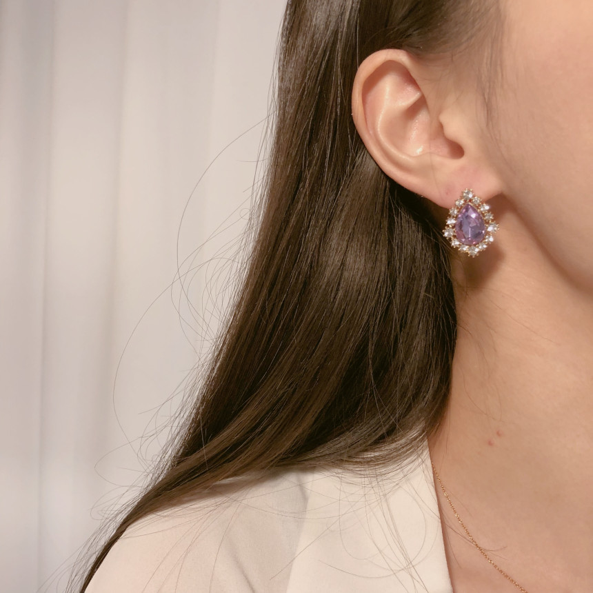 <b><p>Possible eaves 2018 Pantone trend color Viot</p></b><b><p>グィチ可能 2018年 パントン トレンド カラー バイオレット ドロップ イヤリング</p></b><br /><br /><p align='center'>