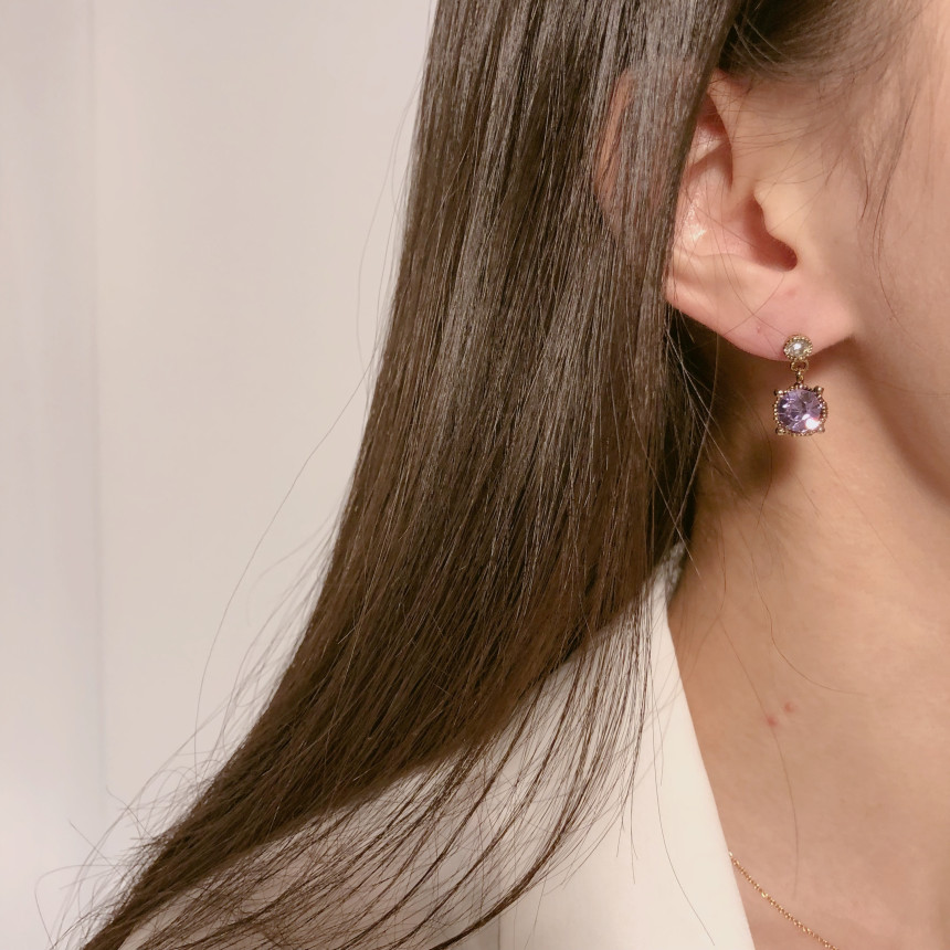 <b><p>Possible eaves 2018 Pantone trend color Viot</p></b><b><p>グィチ可能 2018年 パントン トレンド カラー バイオレット ドロップ イヤリング</p></b><br /><br /><p align='center'>