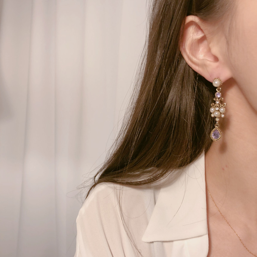 <b><p>Possible eaves 2018 Pantone trend color Viot</p></b><b><p>グィチ可能 2018年 パントン トレンド カラー バイオレット ドロップ イヤリング</p></b><br /><br /><p align='center'>