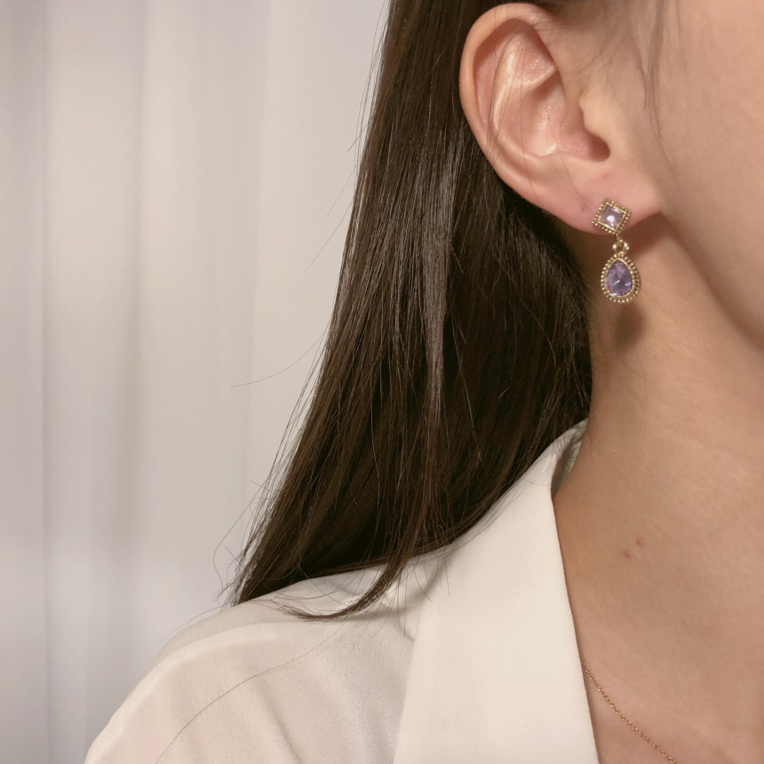 <b><p>Possible eaves 2018 Pantone trend color Viot</p></b><b><p>グィチ可能 2018年 パントン トレンド カラー バイオレット ドロップ イヤリング</p></b><br /><br /><p align='center'>