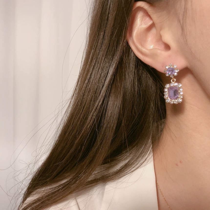 <b><p>Possible eaves 2018 Pantone trend color Viot</p></b><b><p>グィチ可能 2018年 パントン トレンド カラー バイオレット ドロップ イヤリング</p></b><br /><br /><p align='center'>