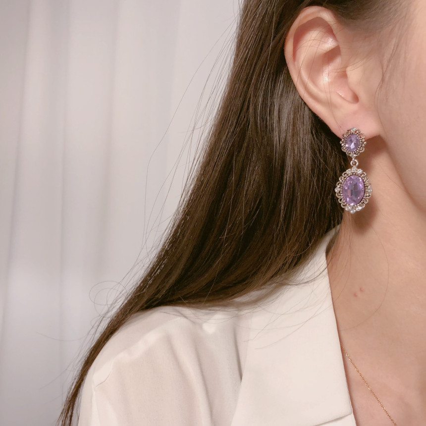 <b><p>Possible eaves 2018 Pantone trend color Viot</p></b><b><p>グィチ可能 2018年 パントン トレンド カラー バイオレット ドロップ イヤリング</p></b><br /><br /><p align='center'>