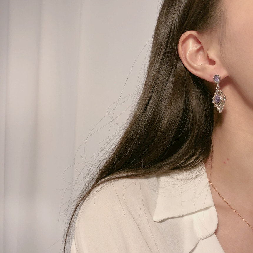 <b><p>Possible eaves 2018 Pantone trend color Viot</p></b><b><p>グィチ可能 2018年 パントン トレンド カラー バイオレット ドロップ イヤリング</p></b><br /><br /><p align='center'>