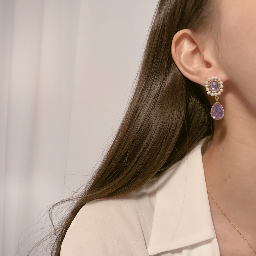 <b><p>Possible eaves 2018 Pantone trend color Viot</p></b><b><p>グィチ可能 2018年 パントン トレンド カラー バイオレット ドロップ イヤリング</p></b><br /><br /><p align='center'>