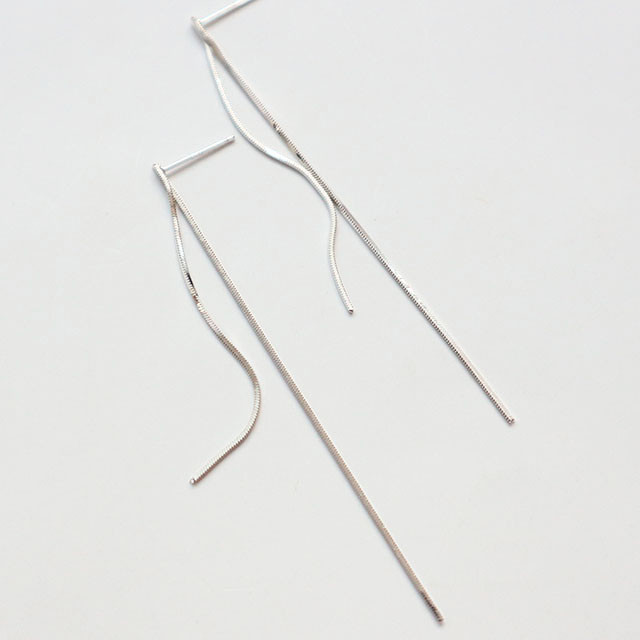 <b><p>925Silver Two lines Snake Drop earrg sr ILVER</p></b><b><p>925シルバー 二行 ベムジュル ドロップ イヤリング ILVER シンプル チェーン</p></b><br /><br /><p align='center'>