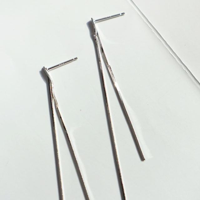 <b><p>925Silver Two lines Snake Drop earrg sr ILVER</p></b><b><p>925シルバー 二行 ベムジュル ドロップ イヤリング ILVER シンプル チェーン</p></b><br /><br /><p align='center'>