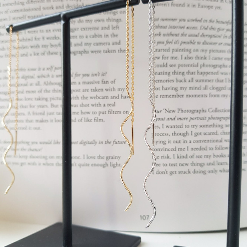 <b><p>Vander wave Mon Lg Drop Earrings Chic Feme</p></b><b><p>ベンダー ウェーブ モダン ロング ドロップイヤリ シック フェミニンな感性ムード</p></b><br /><br /><p align='center'>