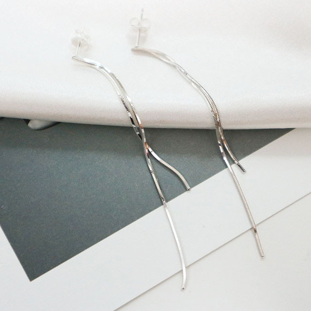 <b><p>925Silver Two lines Snake Drop earrg sr ILVER</p></b><b><p>925シルバー 二行 ベムジュル ドロップ イヤリング ILVER シンプル チェーン</p></b><br /><br /><p align='center'>