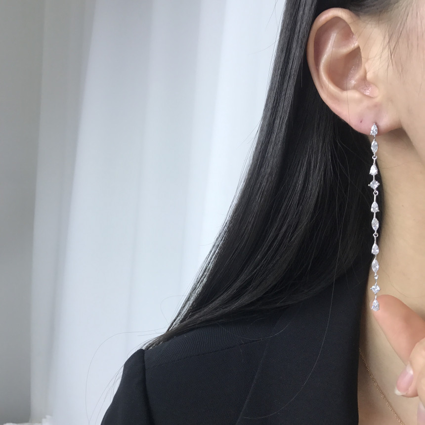 <b><p>Silver 925 Swarovski IU Unknown eing Dp Ers</p></b><b><p>シルバー925ウンチム スワロフスキー アイユ オンバル イヤリング ドロップグ</p></b><br /><br /><p align='center'>