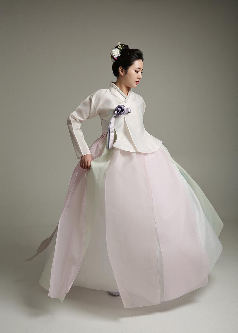 [한복대여] 오색갈래치마와 진주당의     흔하지 않은 단아한 아름다움 은가비한복 오색갈래치마진주당의 : 은가비한복