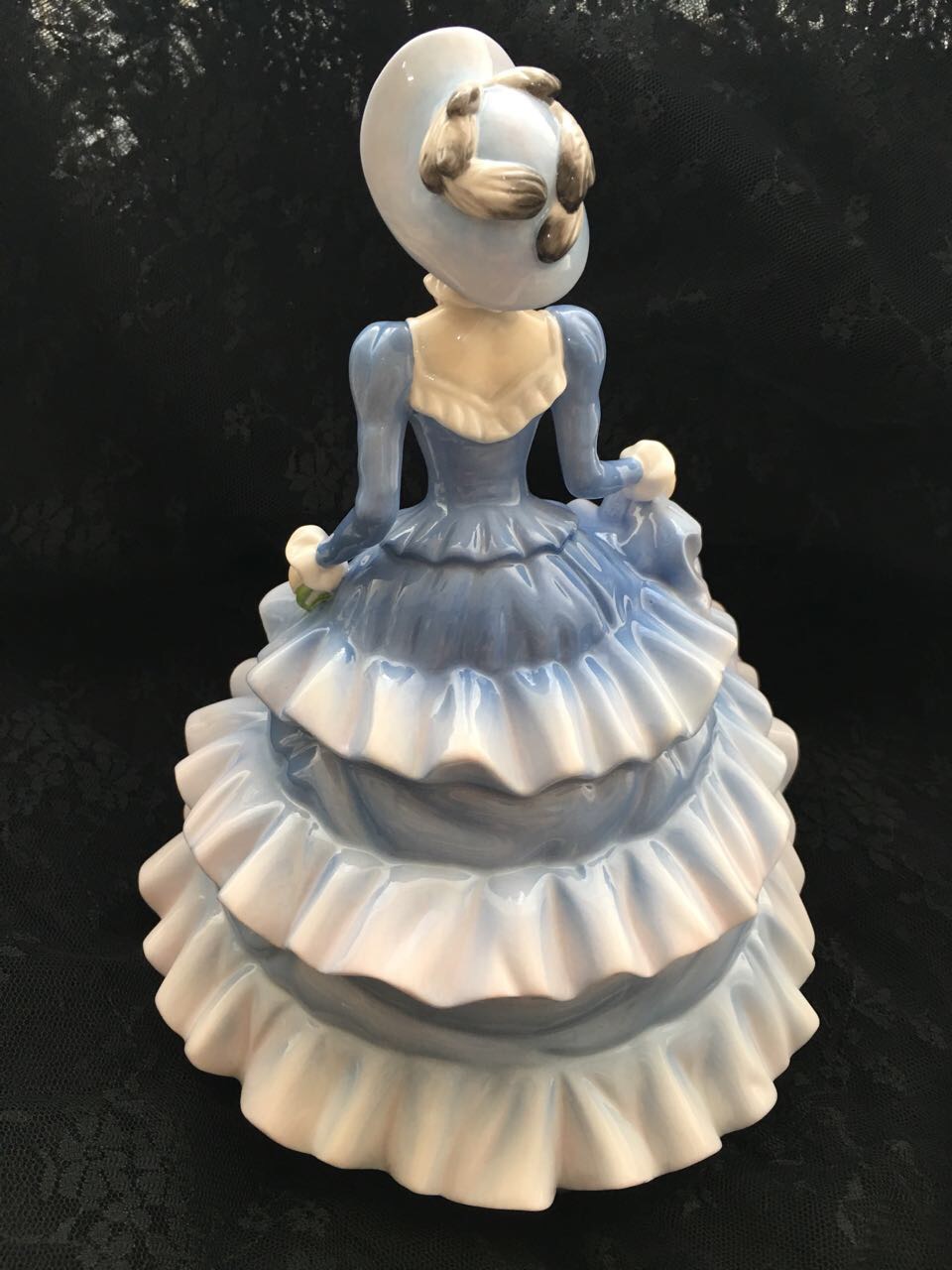 영국 로얄덜튼 한나 피겨린 Royal Doulton Hannah Figurine : 마리스텔라 홈데코