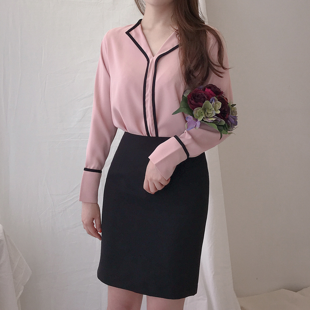 프렌치 배색 브이넥 연핑크 블라우스 : 미쁨 MIBBEUM