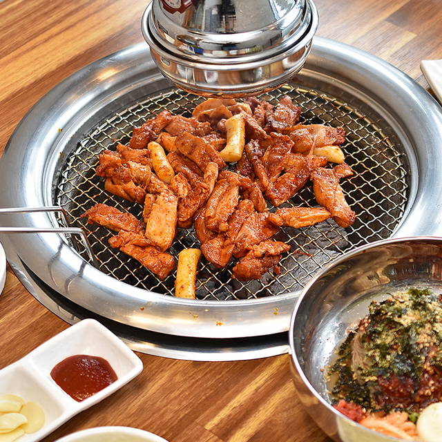 설악막국수 춘천닭갈비 숯불닭갈비 초벌구이 500g : 레이지고메