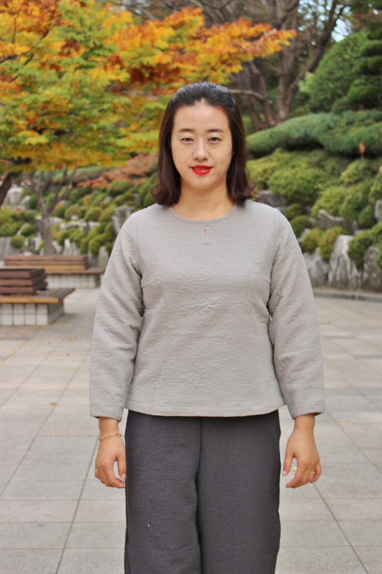 여자생활한복 카네이션 엠보 블라우스 개량한복 데일리한복 3가지색상 법복 단체복 연말모임 템플스테이 : 단미달콤