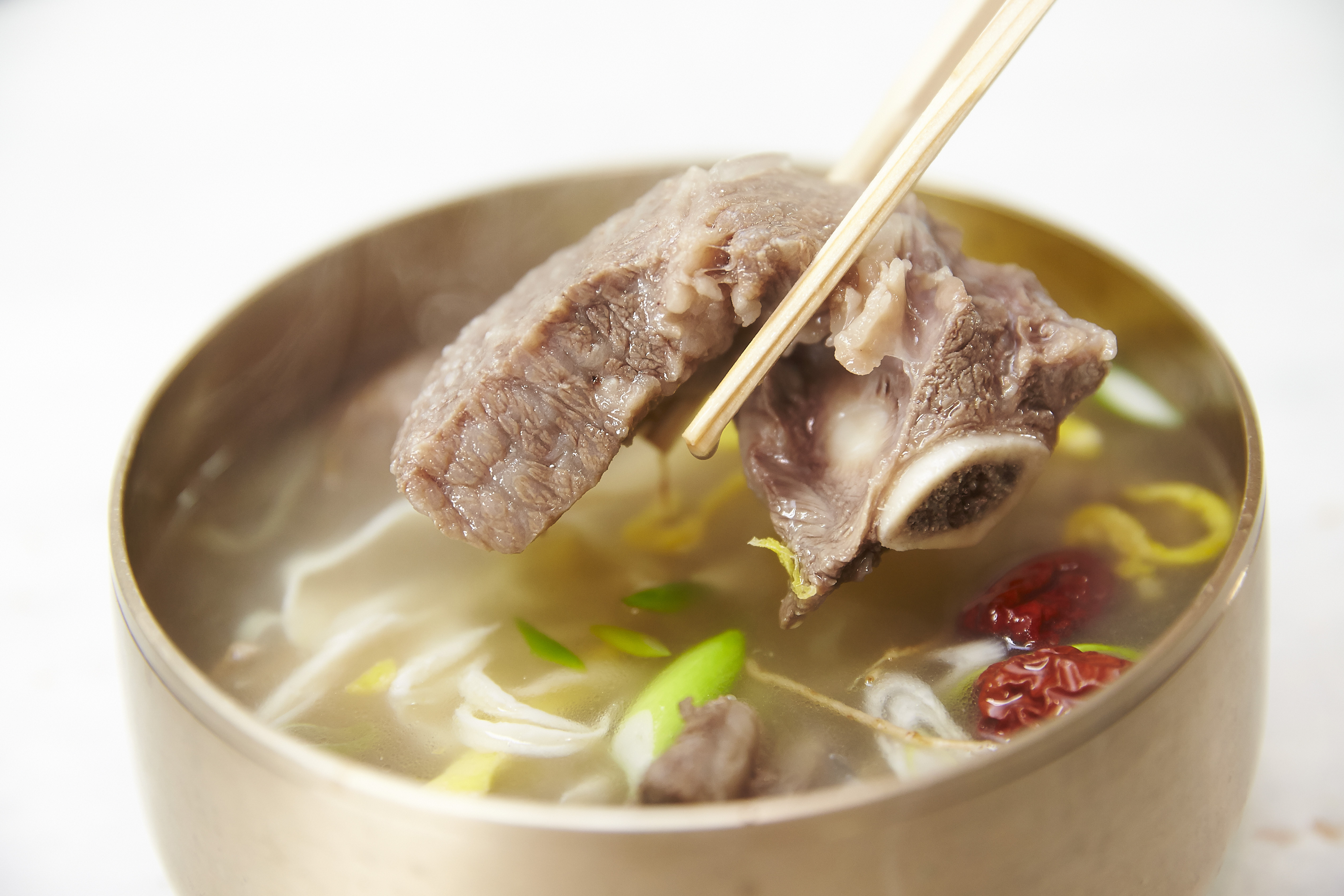 횡성한우로 만든 한끼명품 갈비탕(800ml x 3팩, 1팩 2인분) : 명품횡성한우로