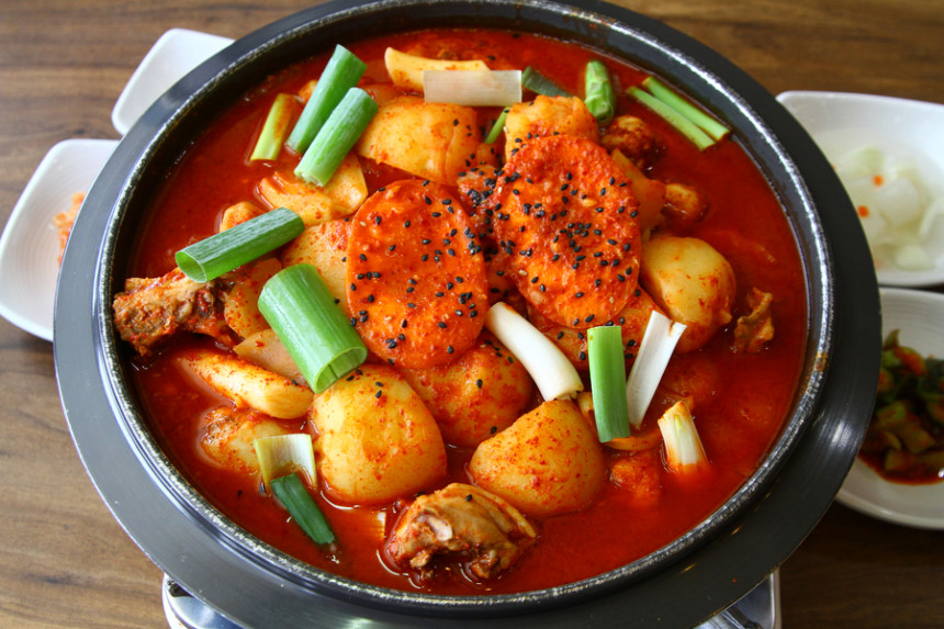 [마늘 숙성 닭볶음탕] 조순금닭도리탕 2~3인분 외 1종 캠핑음식 밀키트 : 인생식탁
