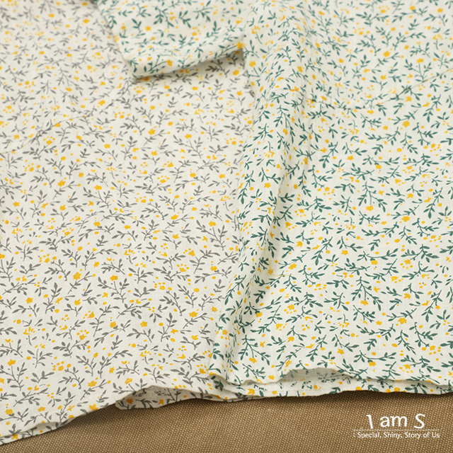 뽀송 잔꽃무늬 스퀘어넥 블라우스 2color : I am S