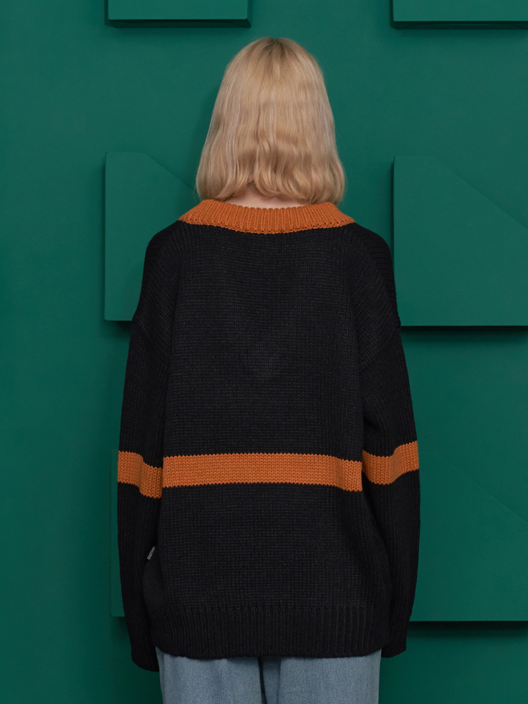 [UNALLOYED] ROOM LOGO V NECK KNIT_BLUE / [어널로이드] 룸 로고 브이넥 니트_블루 : UNALLOYED