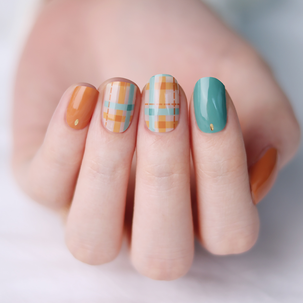 [글로시블라썸] 네일스티커 체크 오브 체크 : Glossy Blossom
