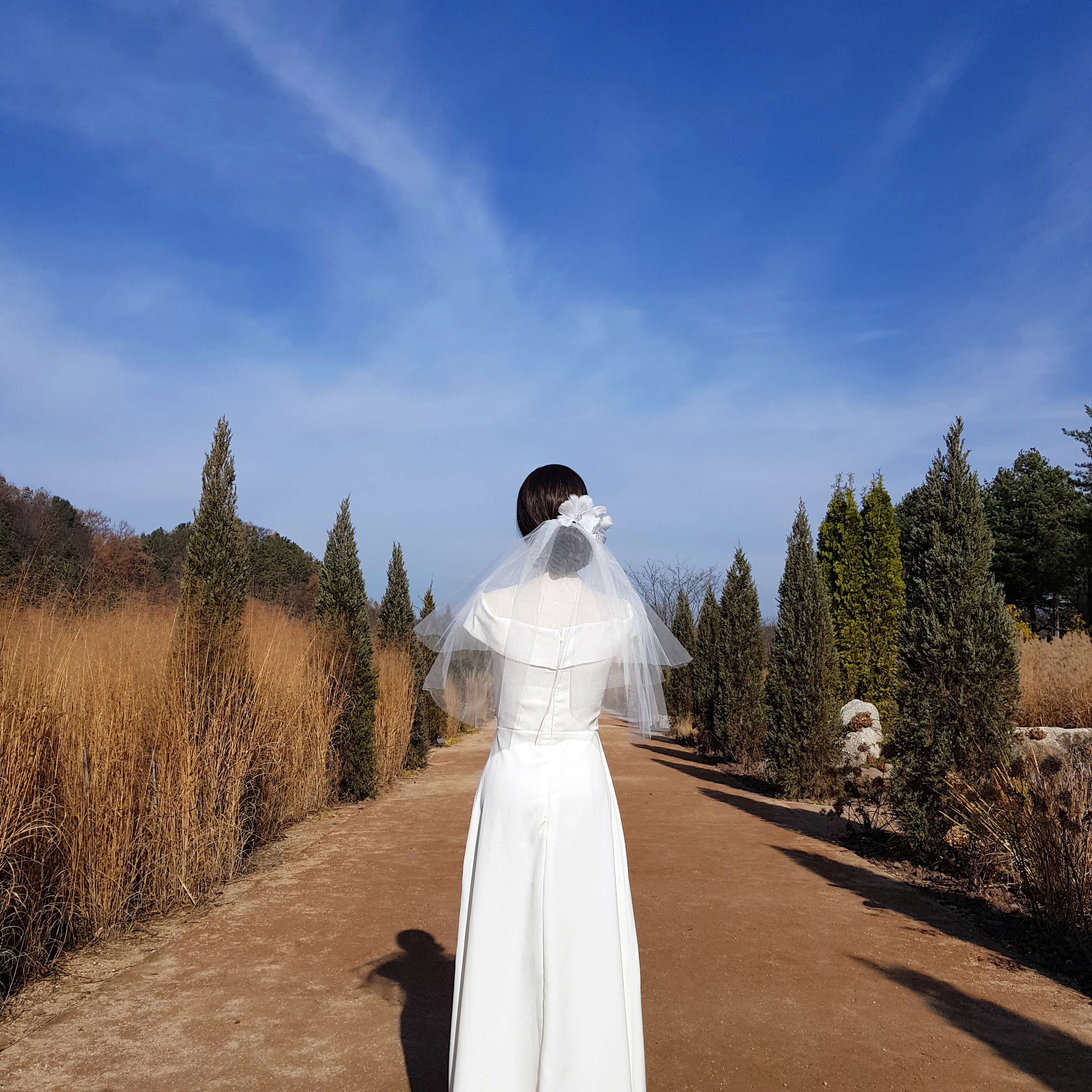 깃털 플라워 웨딩 헤어핀 19FW-WHP011 (WT) : 공작실
