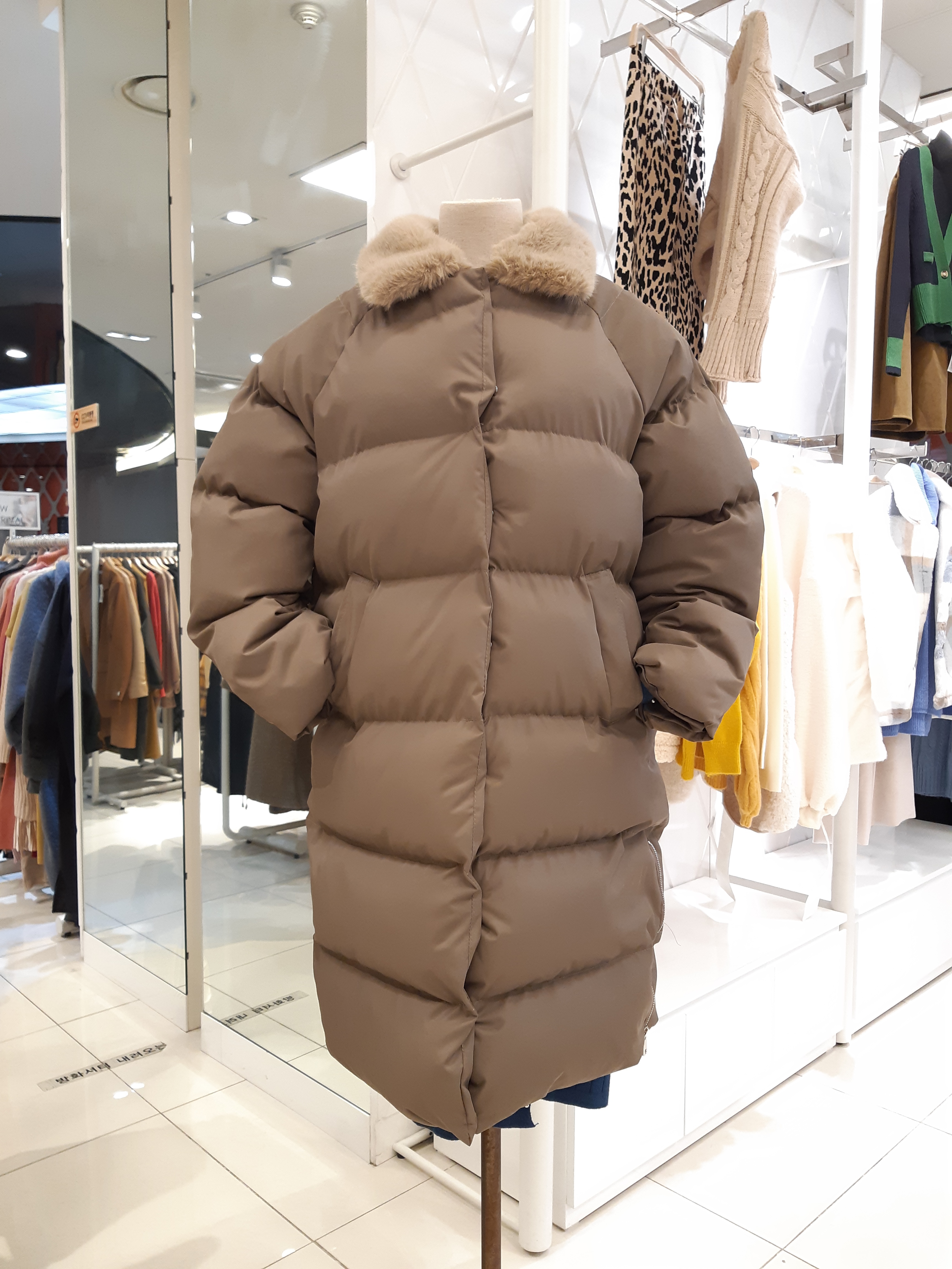 밸리걸  에코퍼카라패딩코트   691830 : NC송파 밸리걸