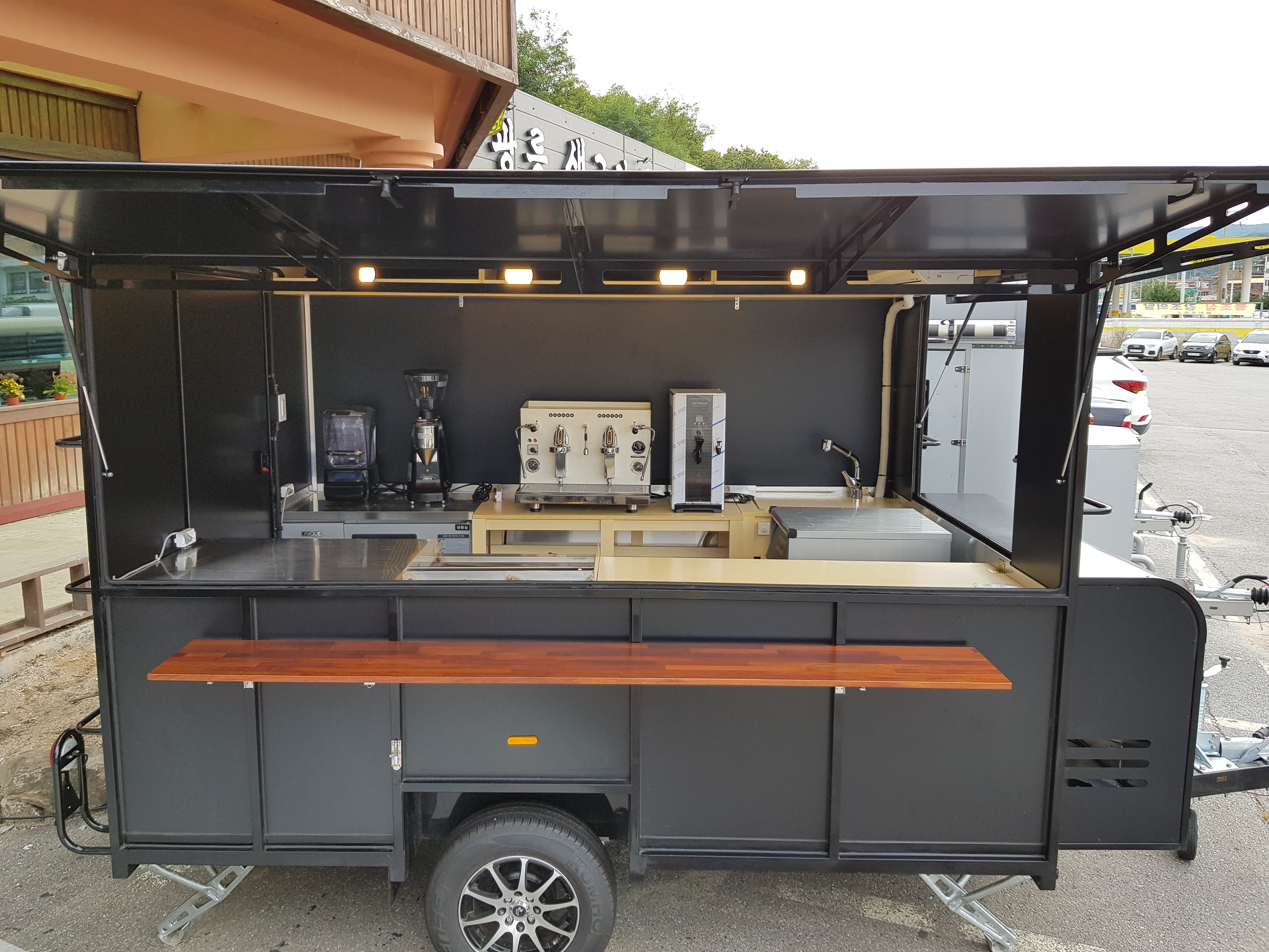 블루밴 캠핑카라반 쉐프밴(ChefVan) 트레일러 글램핑 캠핑카 : 블루밴