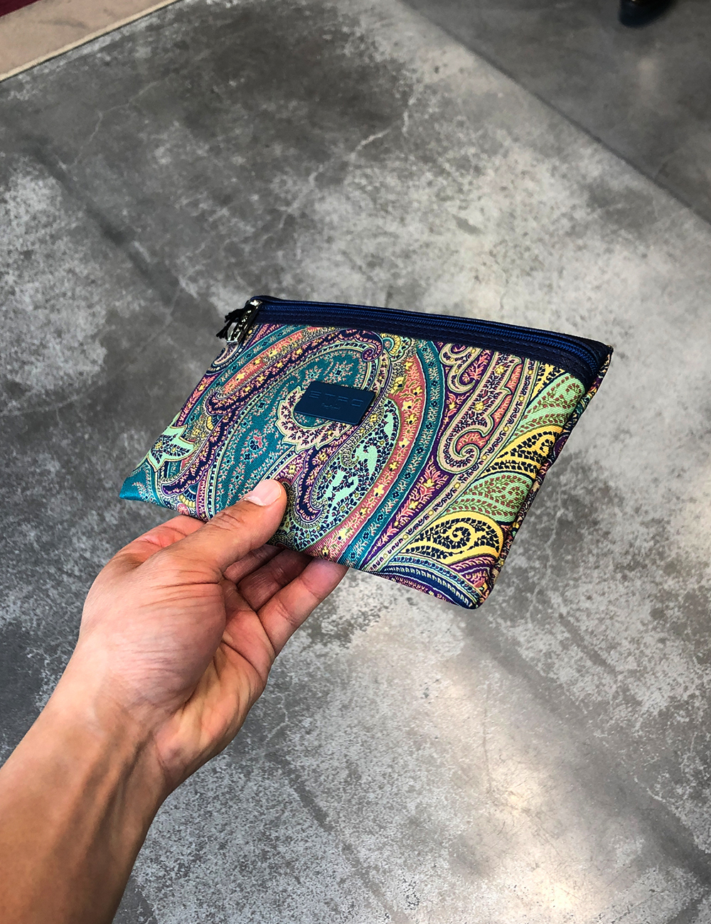 에트로 페이즐리 패턴 플랫 파우치 / ETRO PAISLEY PATTERN FLAT POUCH [00352 0124 0087] : 프랑크뮤즈