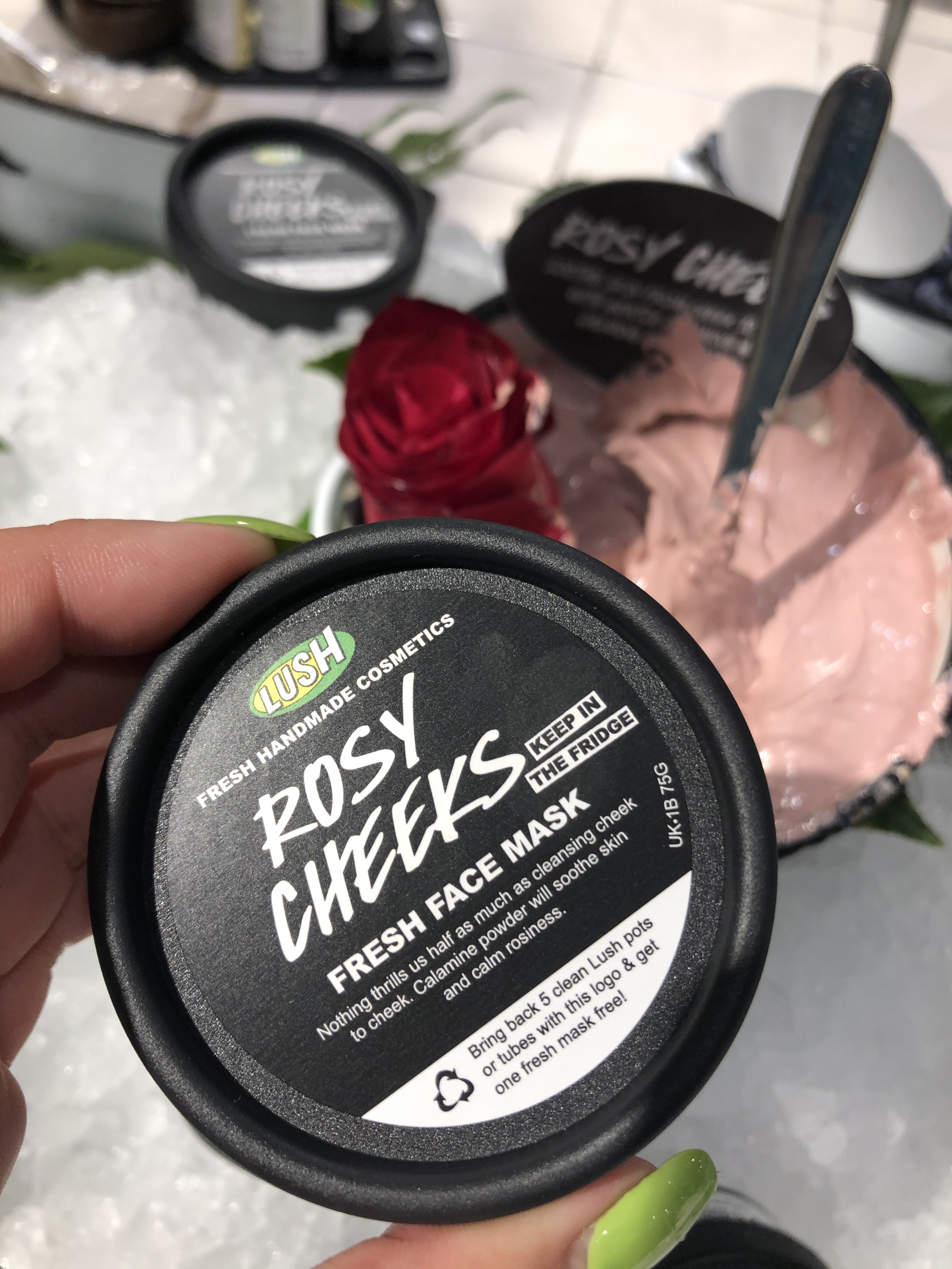 러쉬 프레쉬 마스크 로지 칙스 75g : 첼시마켓