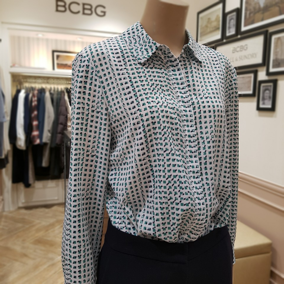 BCBG 스터프 프린트 블라우스 B0A2B426  42 : 롯데아울렛 율하점 BCBG