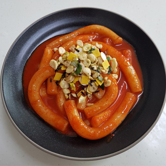 밀떡볶이 세트/소스 6가지 맛 중 3가지선택/안매운 어린이 간식/맵지않은 옛날 긴밀떡 : 마녀푸드