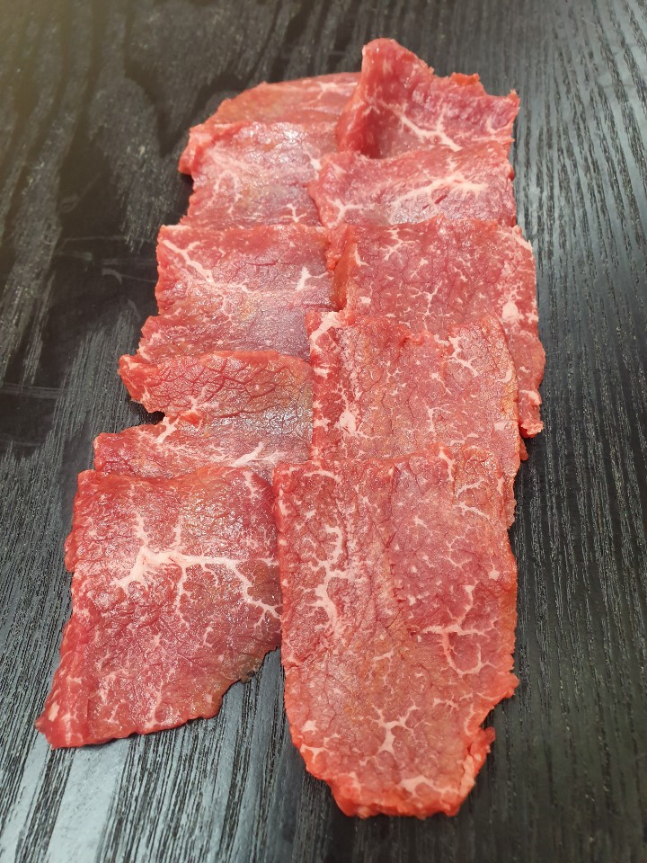 마담이네 프리미엄 한우암소 육사시미(300g) : 마담이네