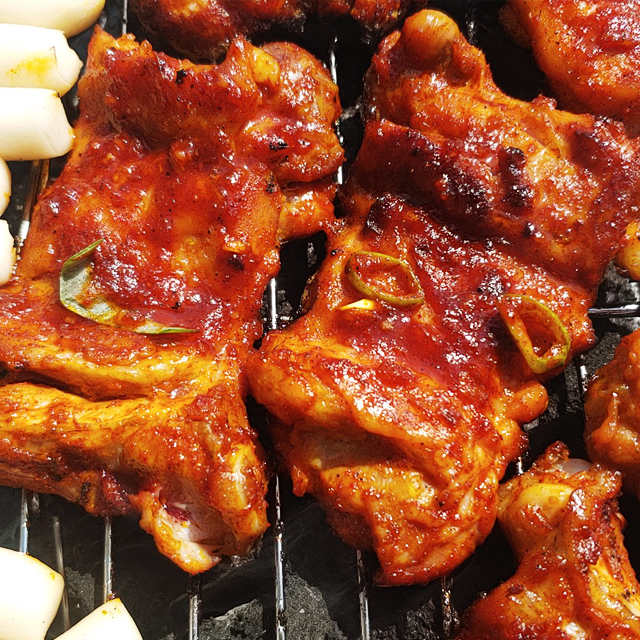 20년 전통 춘천닭갈비 국내산 냉장 닭다리살 수제양념 (야채포함) 1kg : 춘천닭갈비 진웅유통