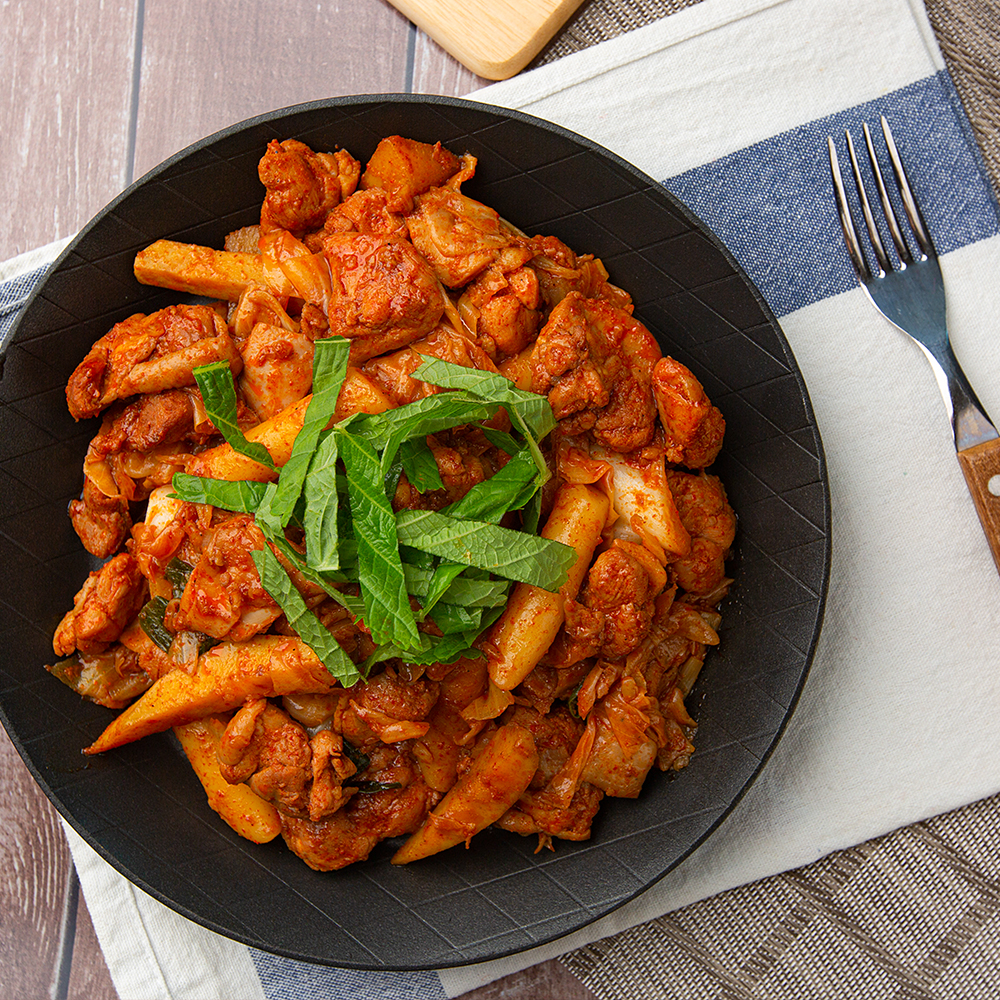 춘천닭갈비골목 25년전통 명동1번지닭갈비 밀키트 매장동일상품 400g 국내산냉장육, 국산고춧가루100% : 명동1번지닭갈비