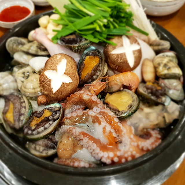 바로 끓여먹는 보양식 전복문어해신탕 세트+국산한약재 : 푸드스토리365