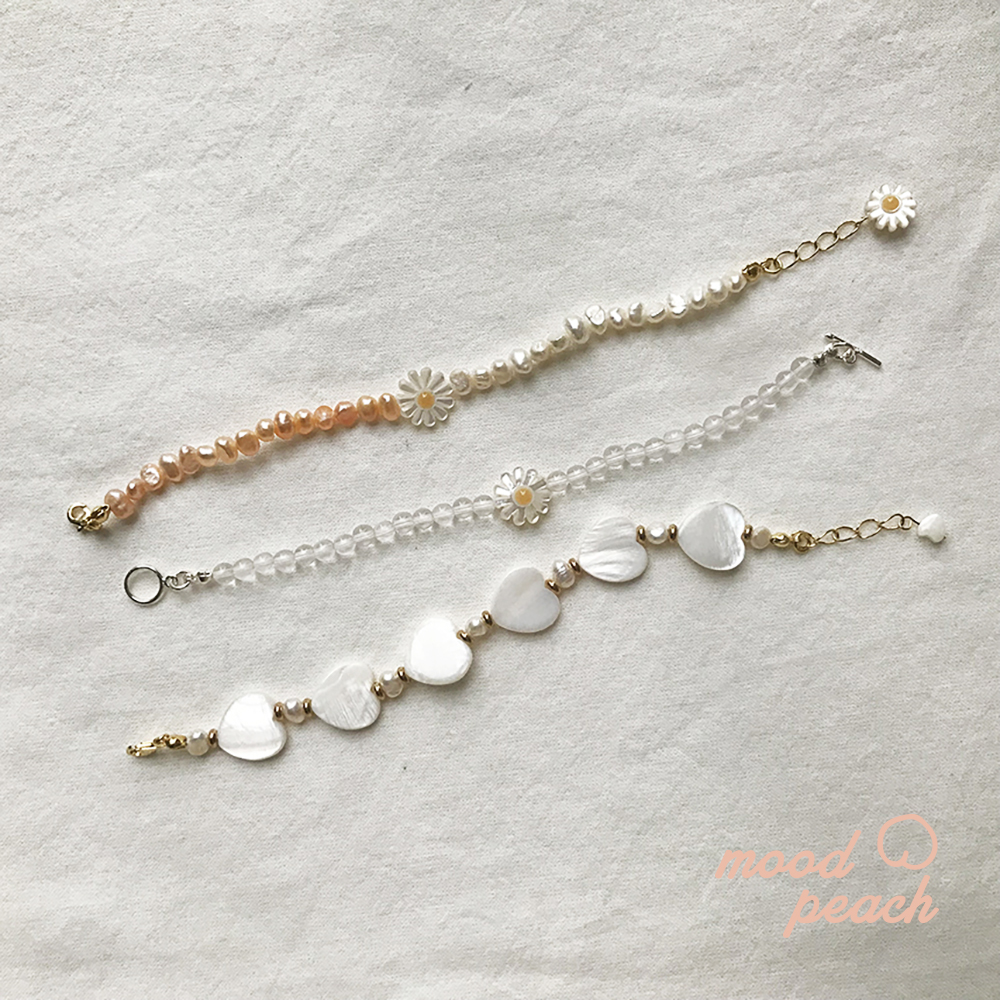 [무드피치] 3 type 백수정, 하트자개, 진주 데이지팔찌 : moodpeach 무드피치