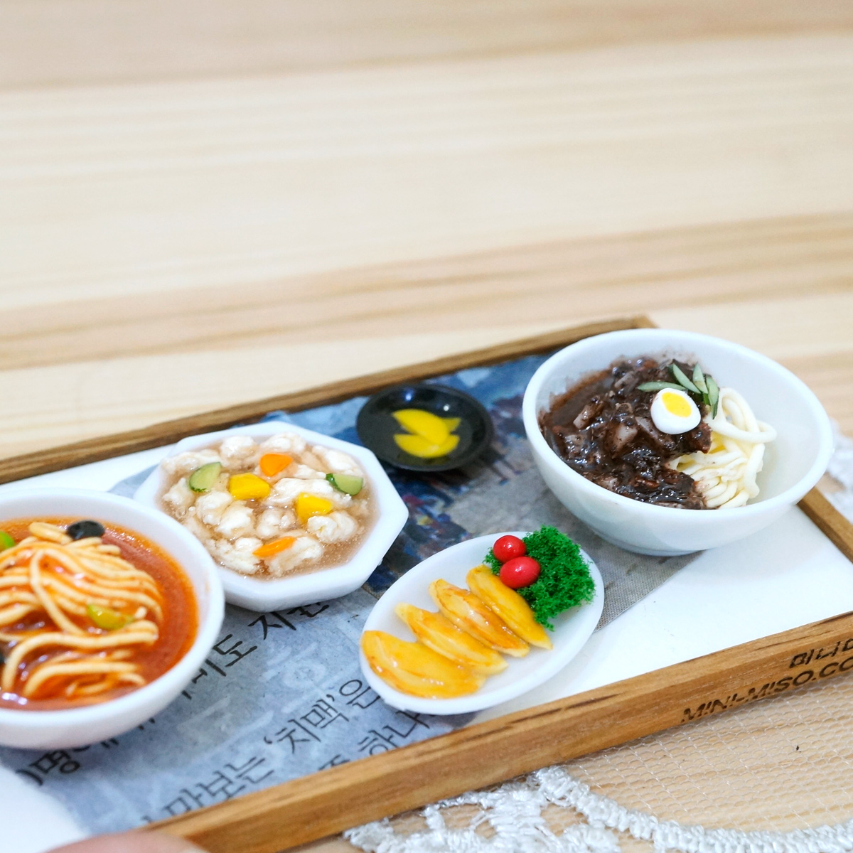 중식세트(탕수육,짜장면,짬뽕,단무지,군만두,바닥) 미니어쳐 모형 : 미니미소