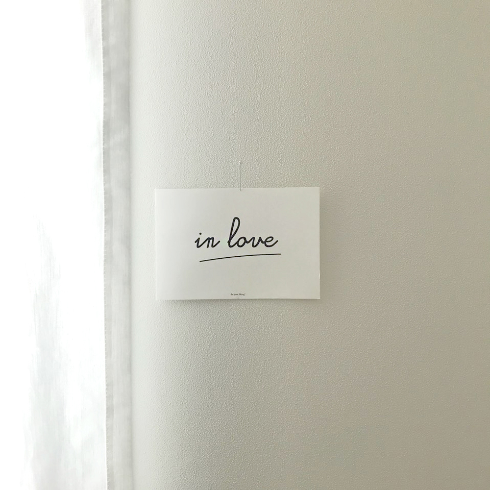 인 러브 ( in Love ) 레터러링 엽서 : 재주 작업실