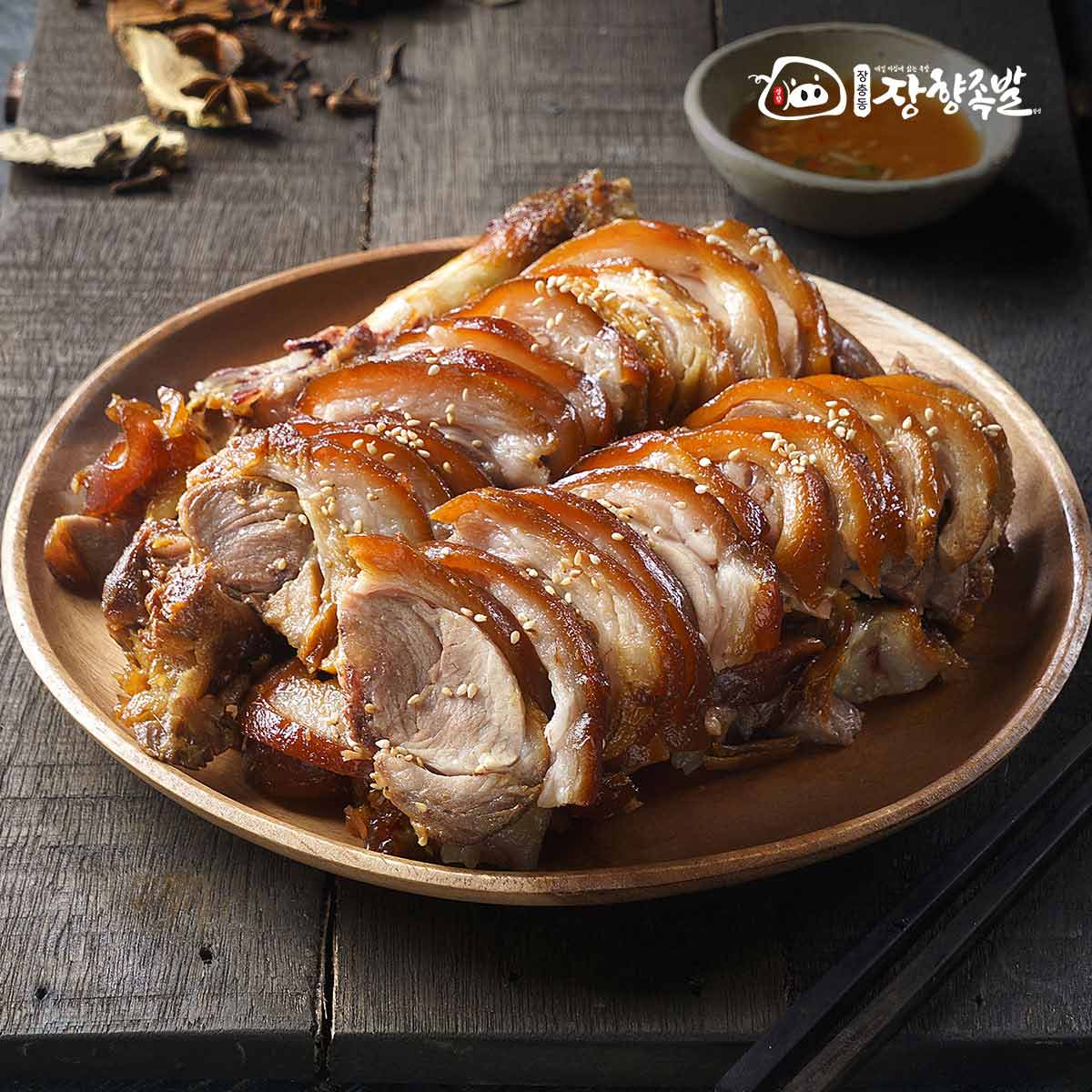 [장향족발] 장향족발 750g+매콤소스 1개+마늘소스 1개 세트 : 신세계라이브쇼핑