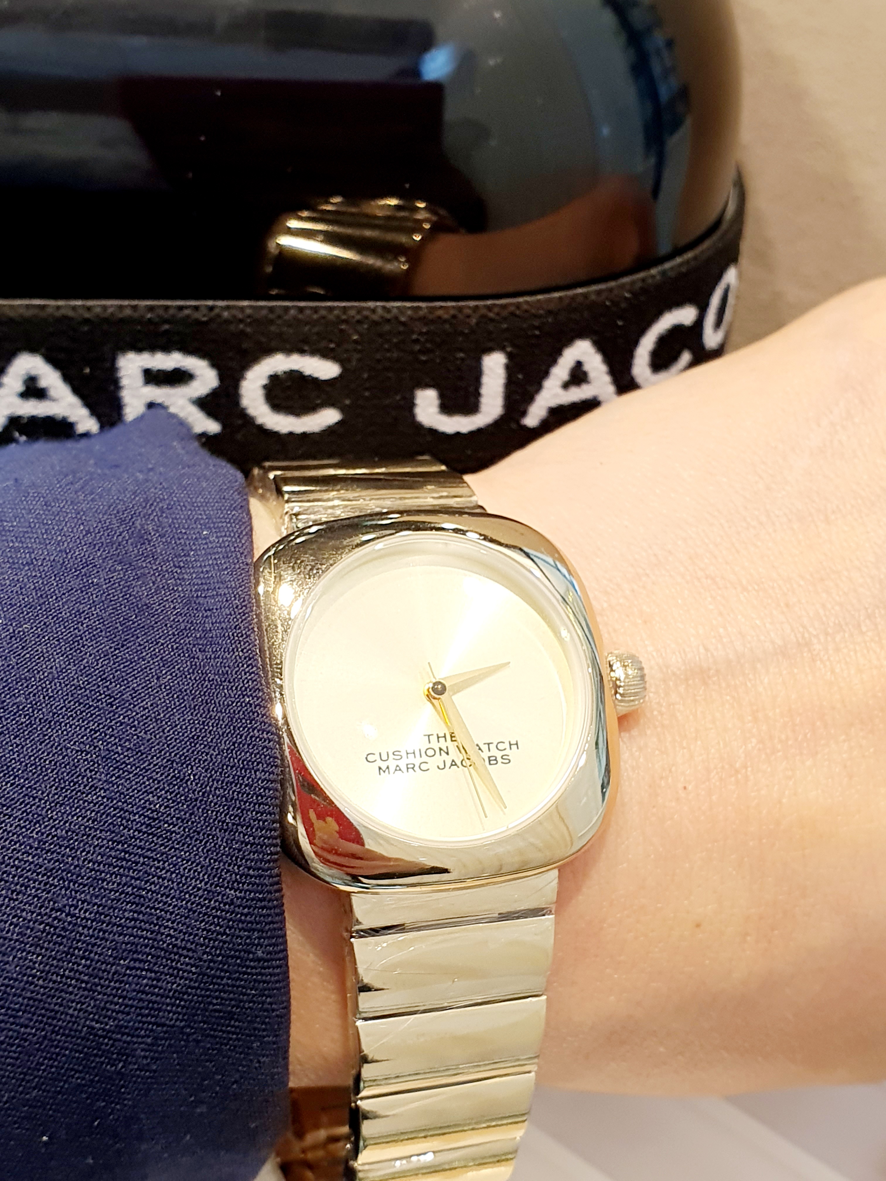 갤러리어클락 더 마크 제이콥스 여성 사각형 메탈 워치 BRAND THE MARC JACOBS  NO. MJ0120184715 : 롯데이천 갤러리어클락