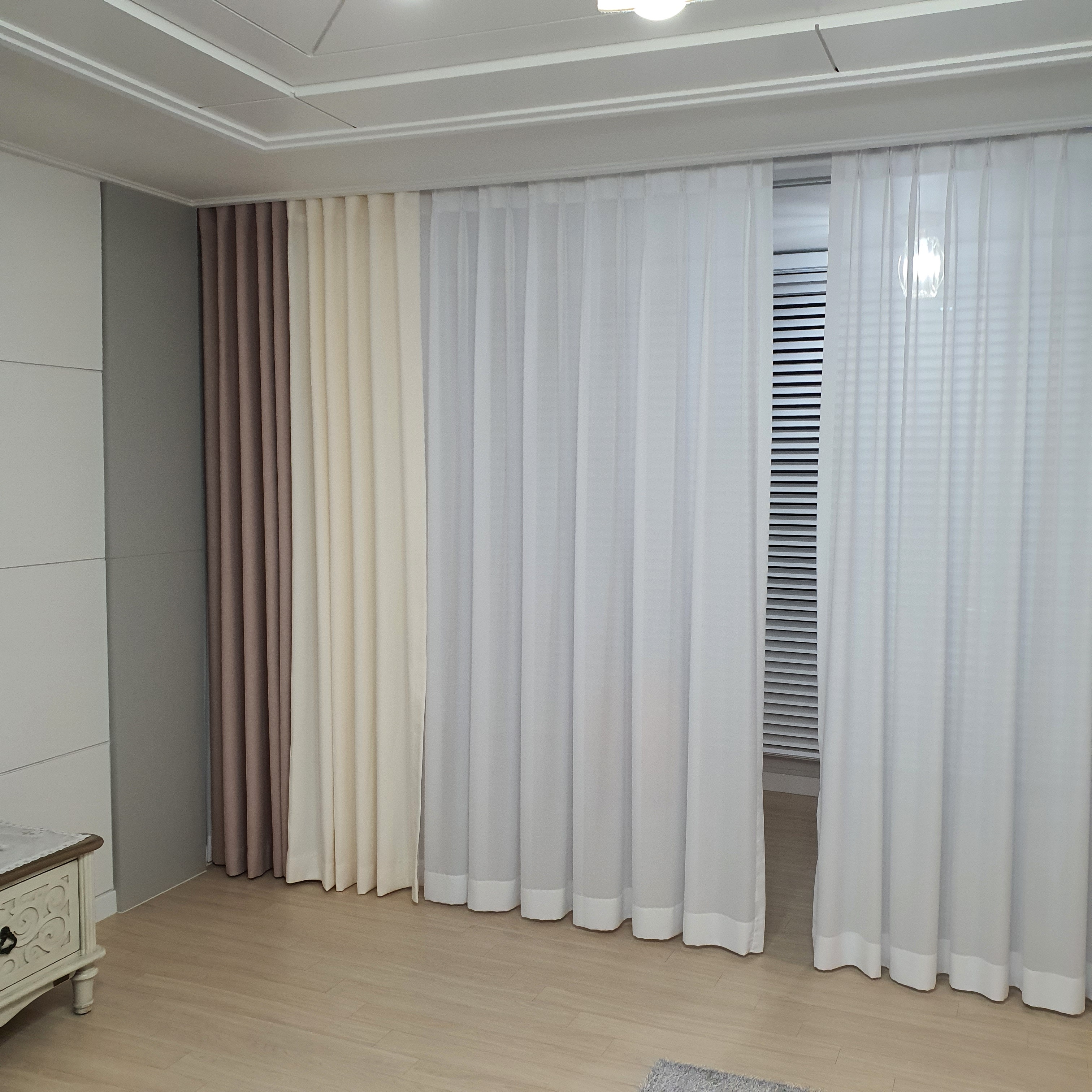 로얄커텐(방한용, 빛차단, 사계절용) 도톰한 원단 : 김민선커텐갤러리