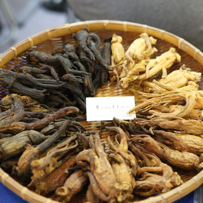 장석열 구증구포 흑삼액 아홉번 찌고 말린 홍삼액 부모님 선물 : 장석열흑삼