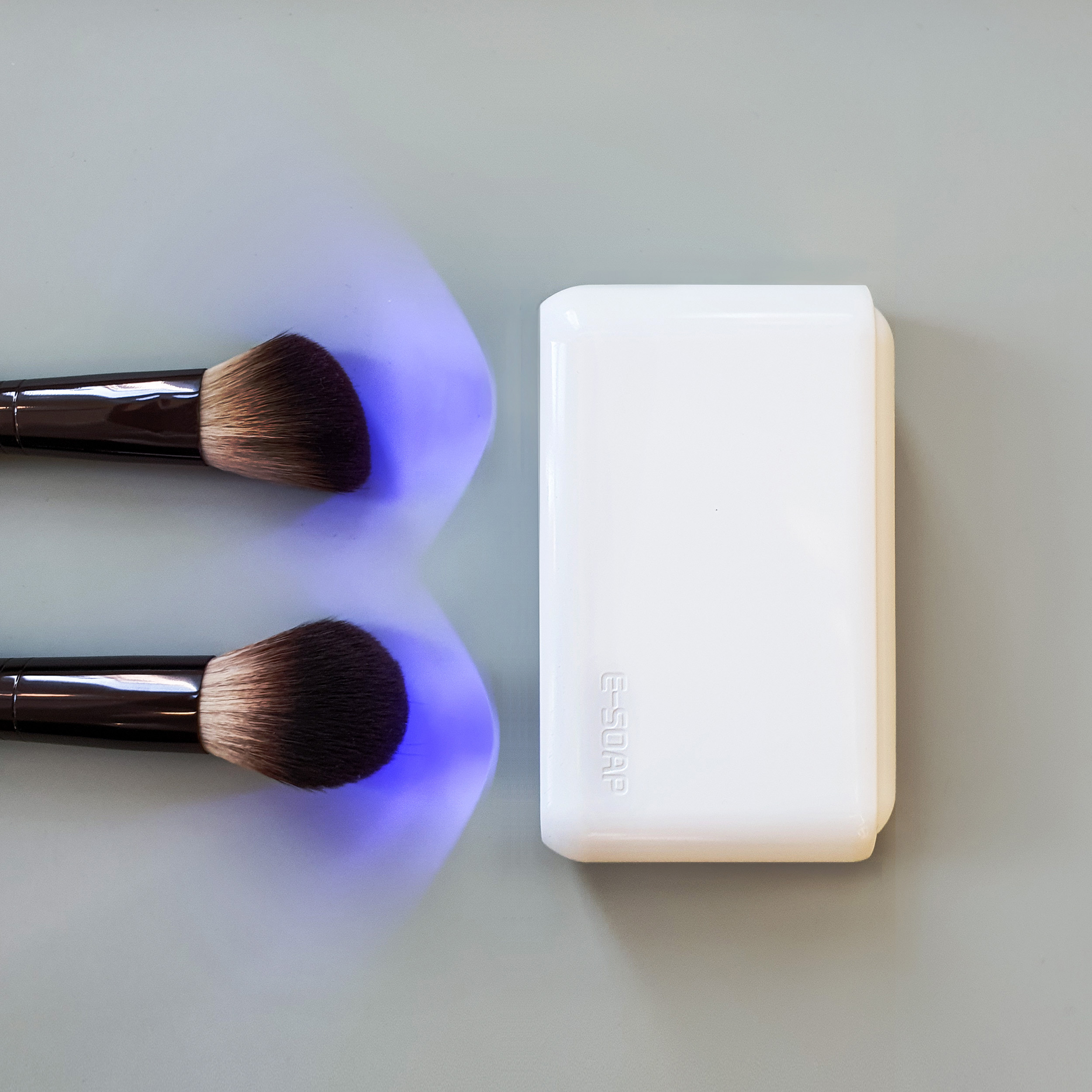 E-SOAP 이솝 UV 살균기 특허 전자비누 플립형 거치 휴대용 자외선 UVC 살균기 : 성회상회
