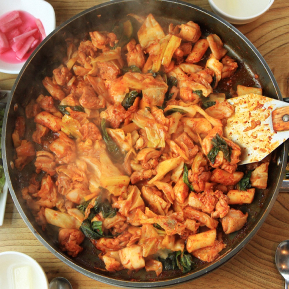 홍대 청춘닭갈비 1+1행사 : 초록별마트