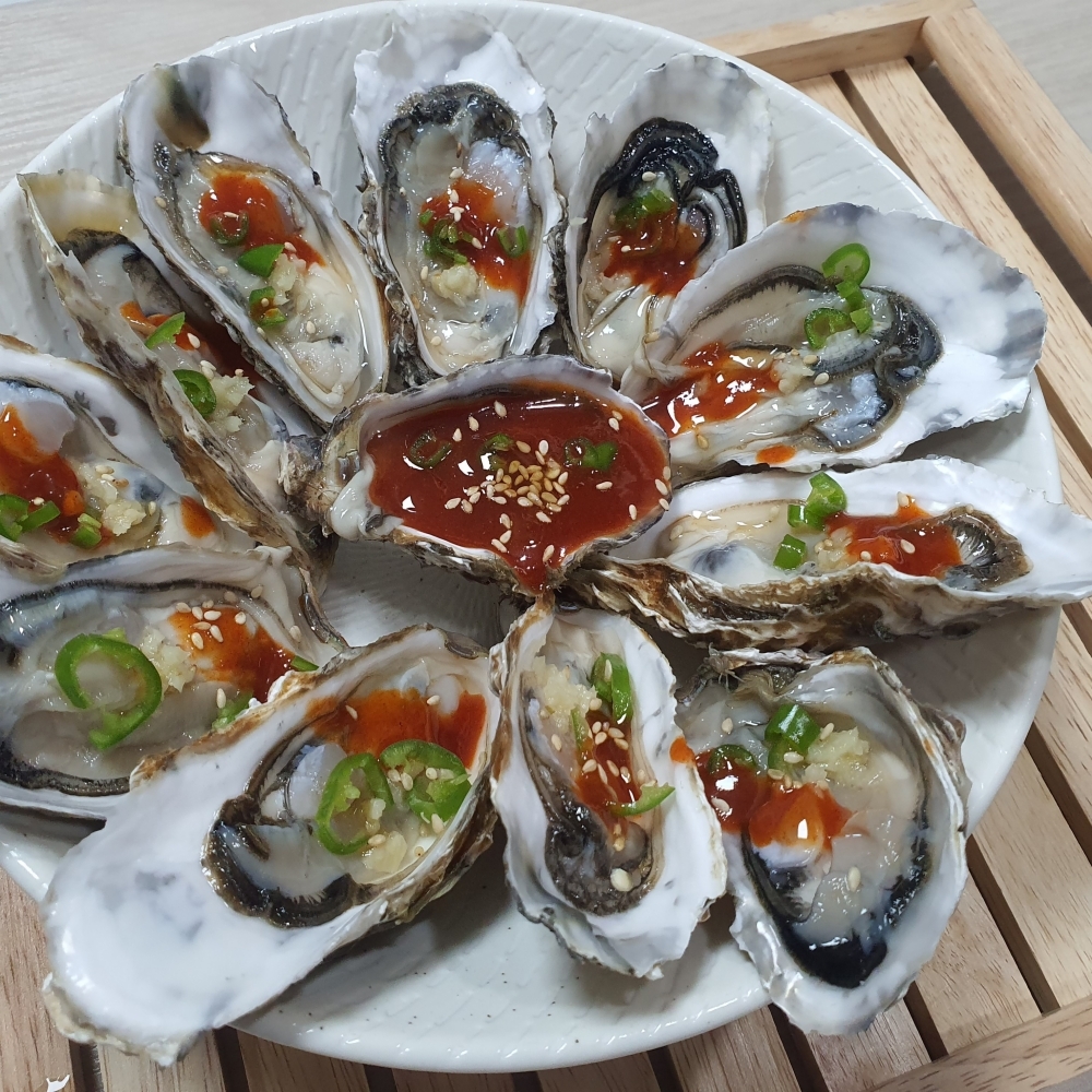자연산 석화 깐 생 굴 500g 1kg 겨울 제철 하프쉘 회 찜 : 어촌면 바닷길