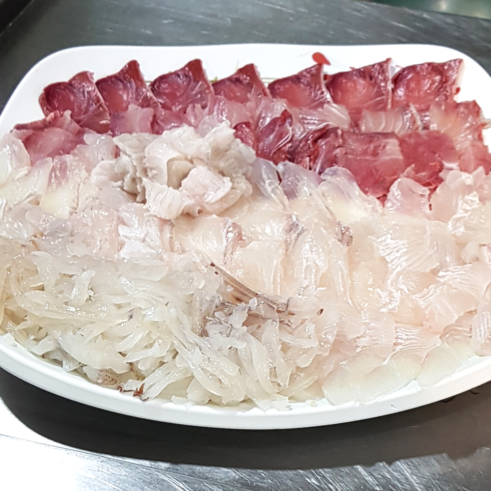 [울산 남구 배달] 푸짐한 모듬회 (오징어, 광어, 방어) 1팩 [수암 부산회초장집] : 동네시장 장보기