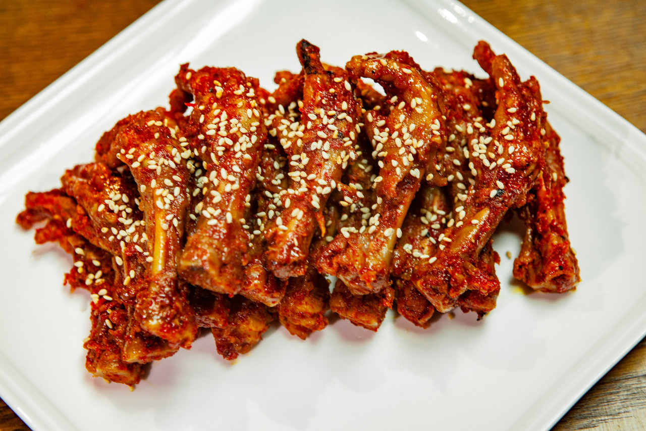 뼈없는 숯불 무뼈 국물 닭발 통닭발 불 매운 안매운 : 존맛탱푸드