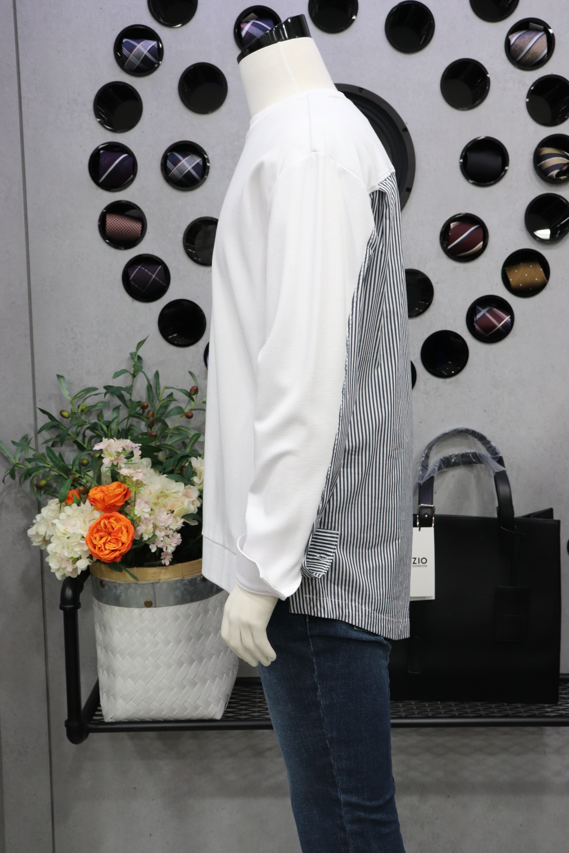 지오송지오 20FW  화이트 등판 셔츠 오버핏 셔투맨ZVW41775 : 지오송지오 모다 천안점