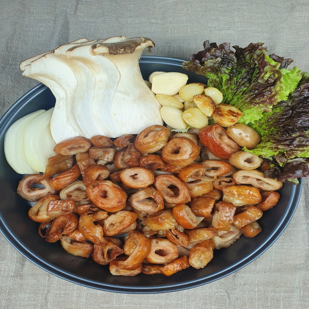 (와룡식품)와룡 초벌 삶은 양념 막창400g 막창소스포함 : 건어맨