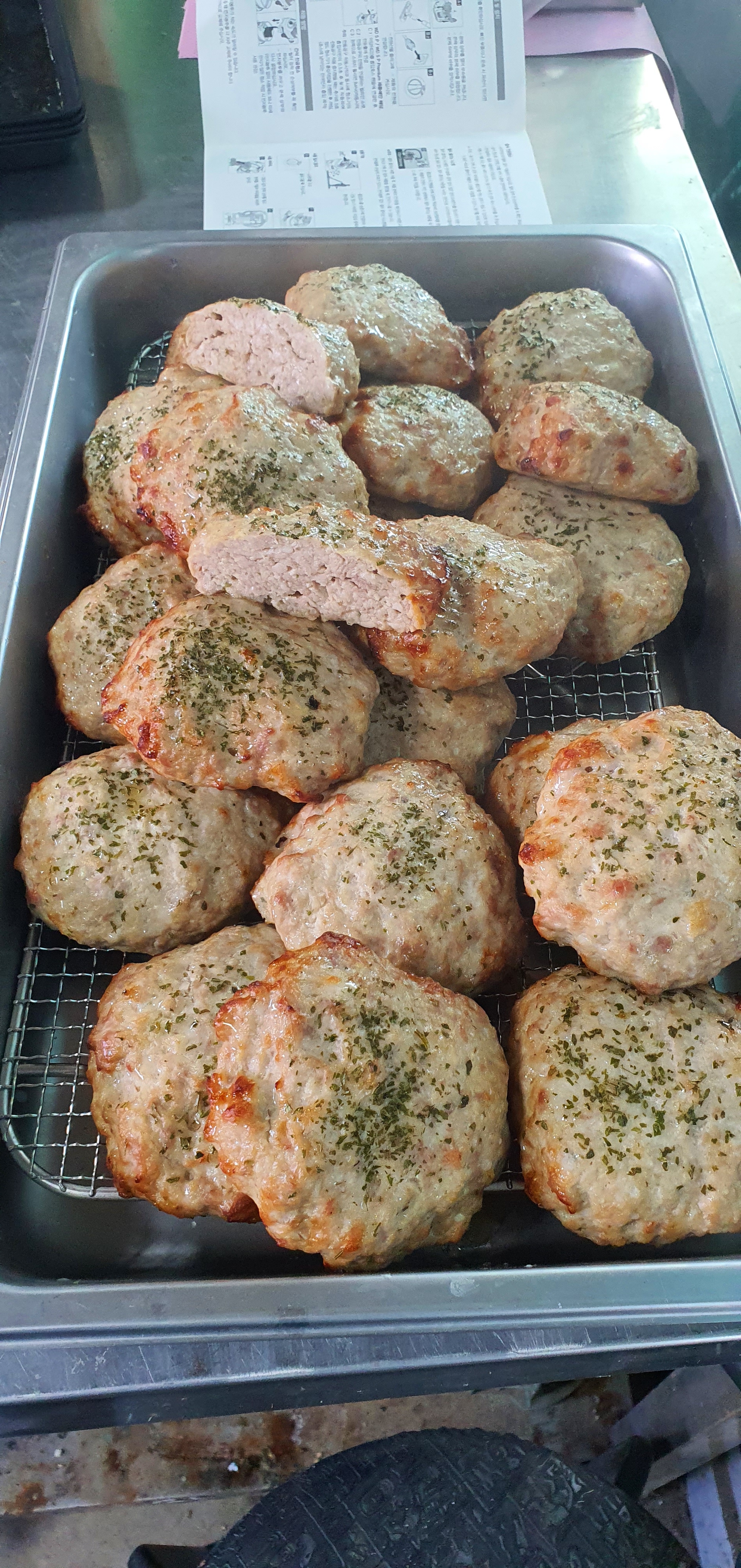 우쓰리수제떡갈비 : 우쓰리-빠박이생고기